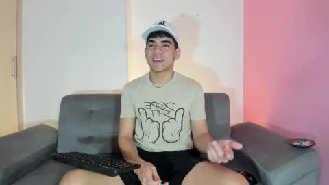 Snapshot of zac_joness chatting on 09-13-25, 12:16 zac online show from 09-13-25, 12:16