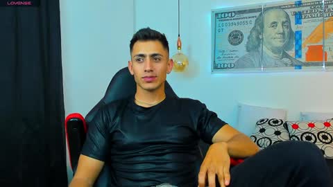 zachpri20 online show from 12-06-24, 10:19