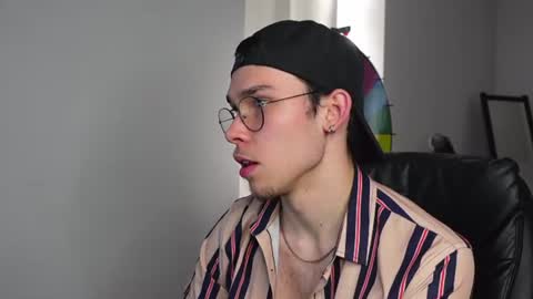 Snapshot of zack_huddle chatting on 06-26-26, 04:44 ZACK HUDDLE online show from 06-26-26, 04:44