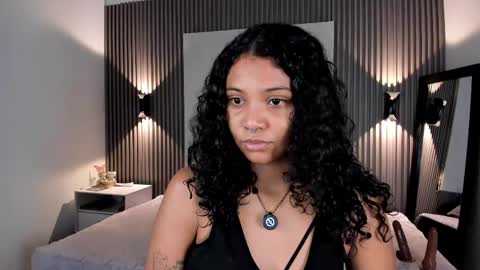 Snapshot of zafiiraa chatting on 05-10-26, 03:33 zafira online show from 05-10-26, 03:33