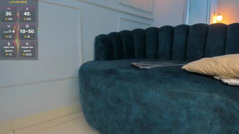 Zafiro  online show from 04-22-26, 07:37