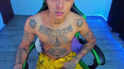 Snapshot of zafirocum chatting on 05-15-26, 12:56 BiG Zafiro online show from 05-15-26, 12:56