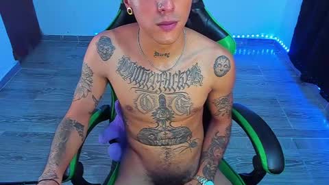 Snapshot of zafirocum chatting on 05-16-26, 01:13 BiG Zafiro online show from 05-16-26, 01:13