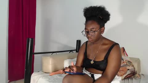 Snapshot of zahhysims chatting on 01-09-25, 10:52 zahhy online show from 01-09-25, 10:52