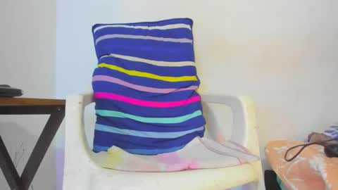 Snapshot of zamara__ chatting on 01-14-25, 02:11 Zamara online show from 01-14-25, 02:11