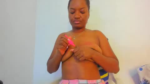 Snapshot of zamara__ chatting on 01-18-25, 02:12 Zamara online show from 01-18-25, 02:12