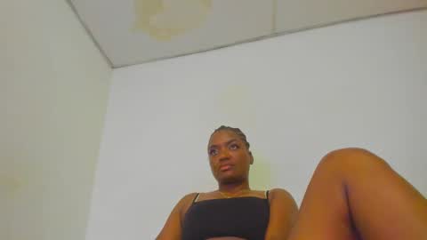 Snapshot of zamara__ chatting on 01-27-25, 12:33 Zamara online show from 01-27-25, 12:33