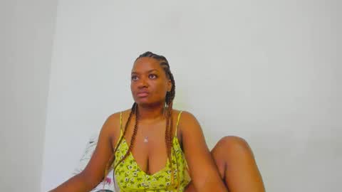 Snapshot of zamara__ chatting on 01-28-25, 10:56 Zamara online show from 01-28-25, 10:56