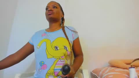Snapshot of zamara__ chatting on 01-29-25, 12:02 Zamara online show from 01-29-25, 12:02