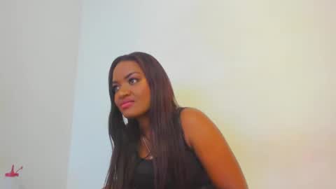 Snapshot of zamara__ chatting on 02-10-25, 09:47 Zamara online show from 02-10-25, 09:47