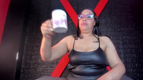 Danna online show from 11-26-25, 03:07