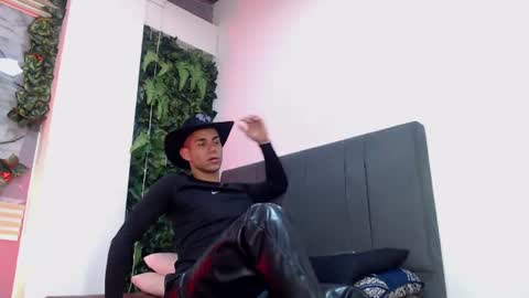 Snapshot of zamirscott chatting on 06-10-26, 12:26 Zamir online show from 06-10-26, 12:26