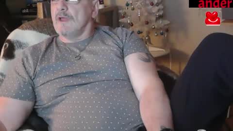 Snapshot of zander007 chatting on 09-23-25, 03:37 zander007 online show from 09-23-25, 03:37