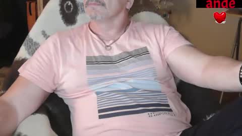 Snapshot of zander007 chatting on 11-05-25, 04:07 zander007 online show from 11-05-25, 04:07