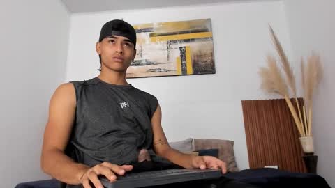 Zander online show from 10-28-25, 01:25