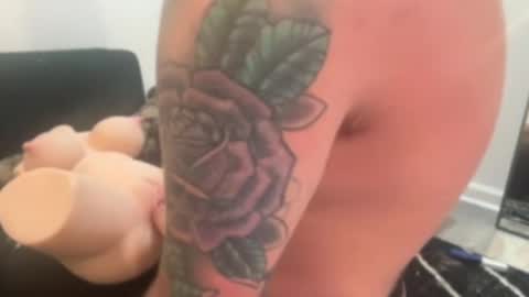 Snapshot of zander_9x6 chatting on 06-28-26, 08:15 Hung 10 X 6.5 online show from 06-28-26, 08:15