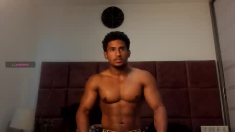 Snapshot of zane_lux chatting on 02-28-25, 05:15 Zane Lux online show from 02-28-25, 05:15