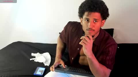 Snapshot of zane_lux chatting on 09-24-25, 12:52 Zane Lux online show from 09-24-25, 12:52