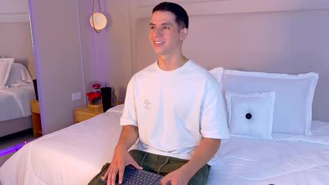 Zane Dawson online show from 11-07-25, 04:56