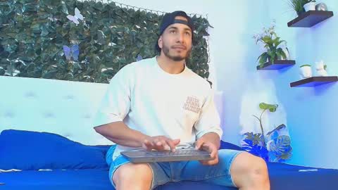 Snapshot of zanemaverick chatting on 10-11-25, 11:42 zanemaverick online show from 10-11-25, 11:42