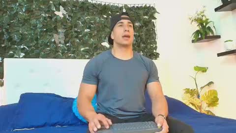 Snapshot of zanemaverick chatting on 10-13-25, 12:05 zanemaverick online show from 10-13-25, 12:05