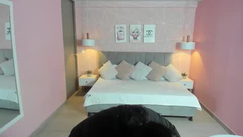 Zara Sweet  online show from 11-18-25, 12:31