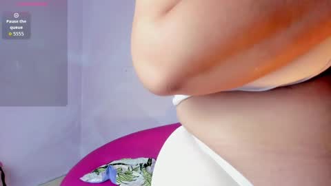 Snapshot of zara_holly_ chatting on 05-08-26, 07:08 Zara online show from 05-08-26, 07:08
