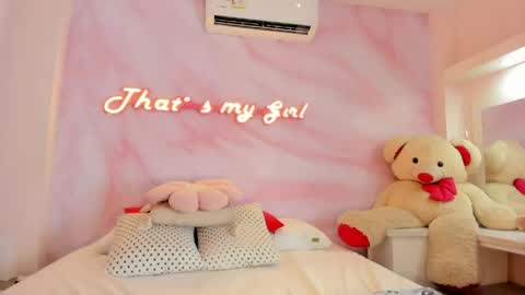 Snapshot of zara_holly_ chatting on 05-15-26, 07:10 Zara online show from 05-15-26, 07:10