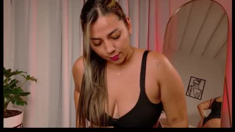 Zara Nova online show from 01-17-26, 01:21