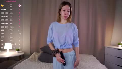 Criss  online show from 11-10-25, 07:13