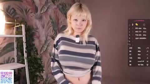 Snapshot of zara_shine chatting on 06-29-26, 10:32 Criss online show from 06-29-26, 10:32
