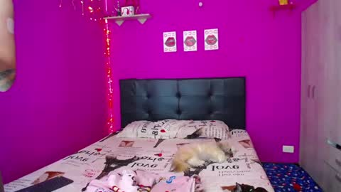 Snapshot of zara_tattoox chatting on 12-30-24, 06:53 ZARA ANYELINA online show from 12-30-24, 06:53