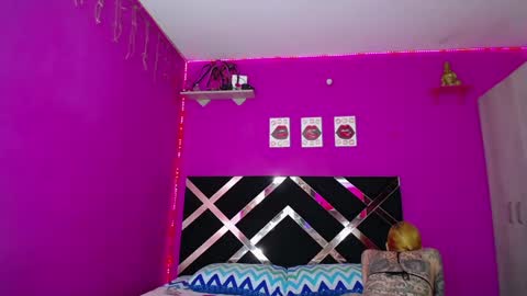 Snapshot of zara_tattoox chatting on 02-22-25, 06:28 ZARA ANYELINA online show from 02-22-25, 06:28