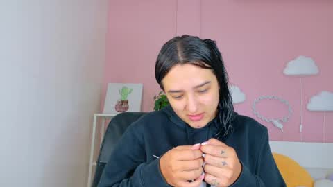 Snapshot of zaracole__ chatting on 04-27-26, 10:35 Z A R A online show from 04-27-26, 10:35