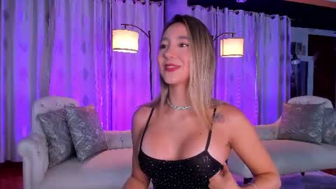 Snapshot of zarajener chatting on 07-17-26, 12:28 online show from 07-17-26, 12:28