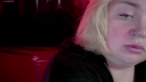 Lola online show from 11-16-25, 01:39