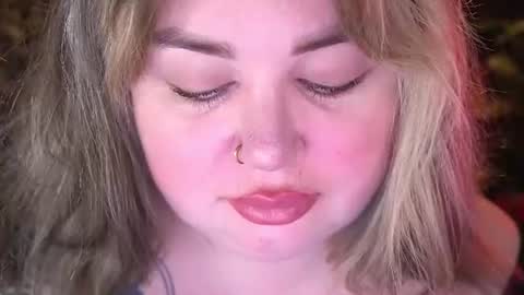 Snapshot of zarareign_ chatting on 06-23-26, 07:34 Lola online show from 06-23-26, 07:34