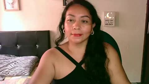 Snapshot of zaray_45bella chatting on 05-23-26, 09:30 zaray online show from 05-23-26, 09:30