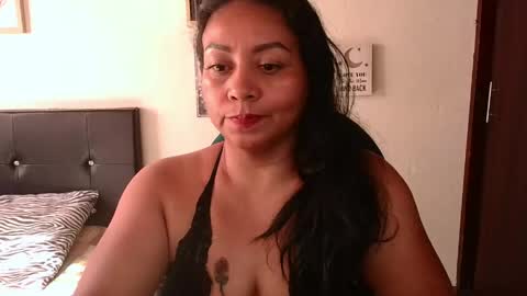 Snapshot of zaray_45bella chatting on 05-24-26, 01:49 zaray online show from 05-24-26, 01:49
