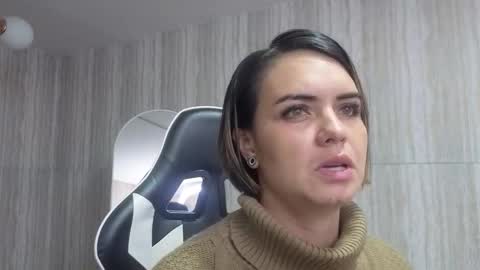 Isabella online show from 02-12-26, 12:44