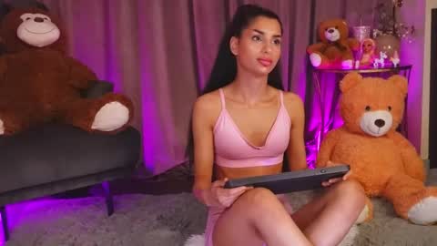 Snapshot of zariaavera chatting on 05-16-26, 12:40 zariaavera online show from 05-16-26, 12:40