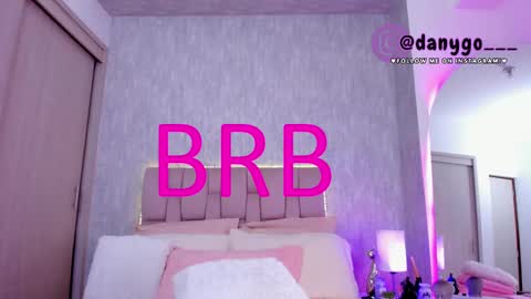 Snapshot of zarianaevanz chatting on 02-22-25, 04:07 Zariana online show from 02-22-25, 04:07