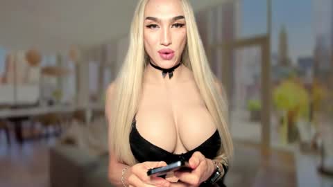 Snapshot of zarinastoun20 chatting on 02-02-25, 08:51 ZARINA online show from 02-02-25, 08:51