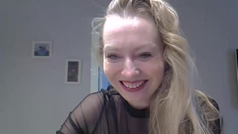 Zarina Swift online show from 10-08-25, 04:43