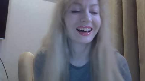 Snapshot of zarinaswift chatting on 04-21-26, 04:52 Zarina Swift online show from 04-21-26, 04:52