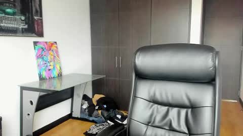 Snapshot of zayn_coss chatting on 11-05-25, 11:32 Zayn online show from 11-05-25, 11:32