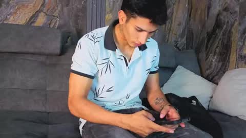 Snapshot of zaynmoretti chatting on 04-18-26, 07:07 zaynmoretti online show from 04-18-26, 07:07