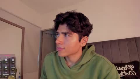 Hii im Zay.                 I save money for education. PVT Open. online show from 12-02-25, 04:51