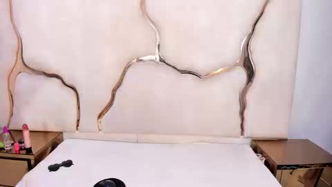 Zayra online show from 03-20-26, 01:49