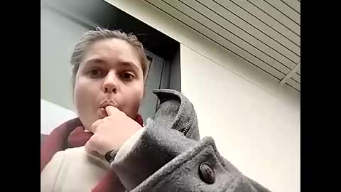 Snapshot of zazbella chatting on 01-16-26, 12:31 zazbella online show from 01-16-26, 12:31